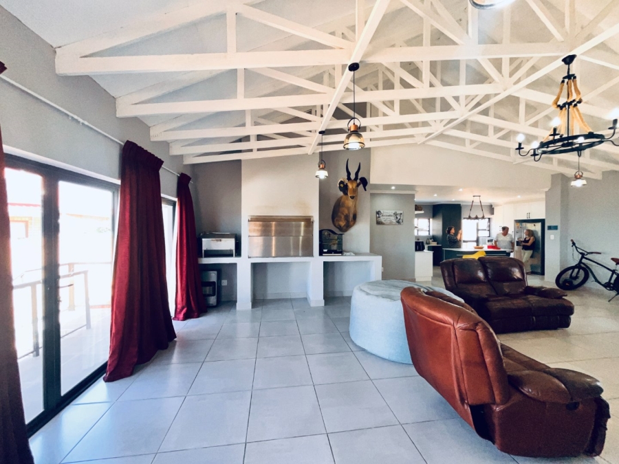 4 Bedroom Property for Sale in Wavecrest Eastern Cape